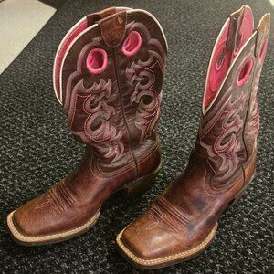 WOMEN'S 5.5B ARIAT WESTERN BOOT
